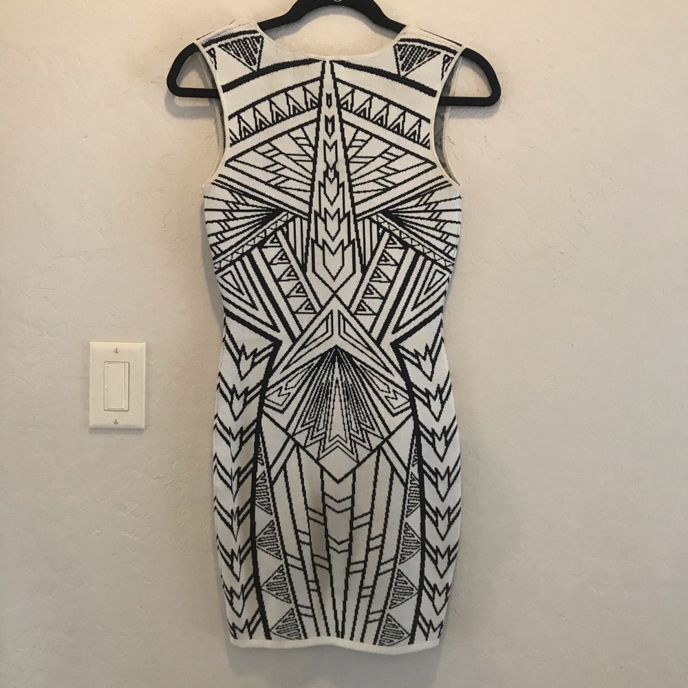 Black and white print body con dress - Picture 2 of 5